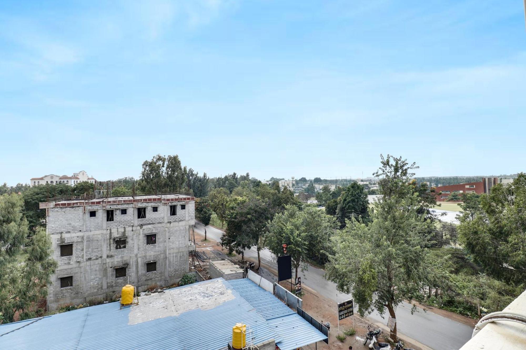 Hotel O Gayathri Lodging & Boarding Bangalore Exterior photo