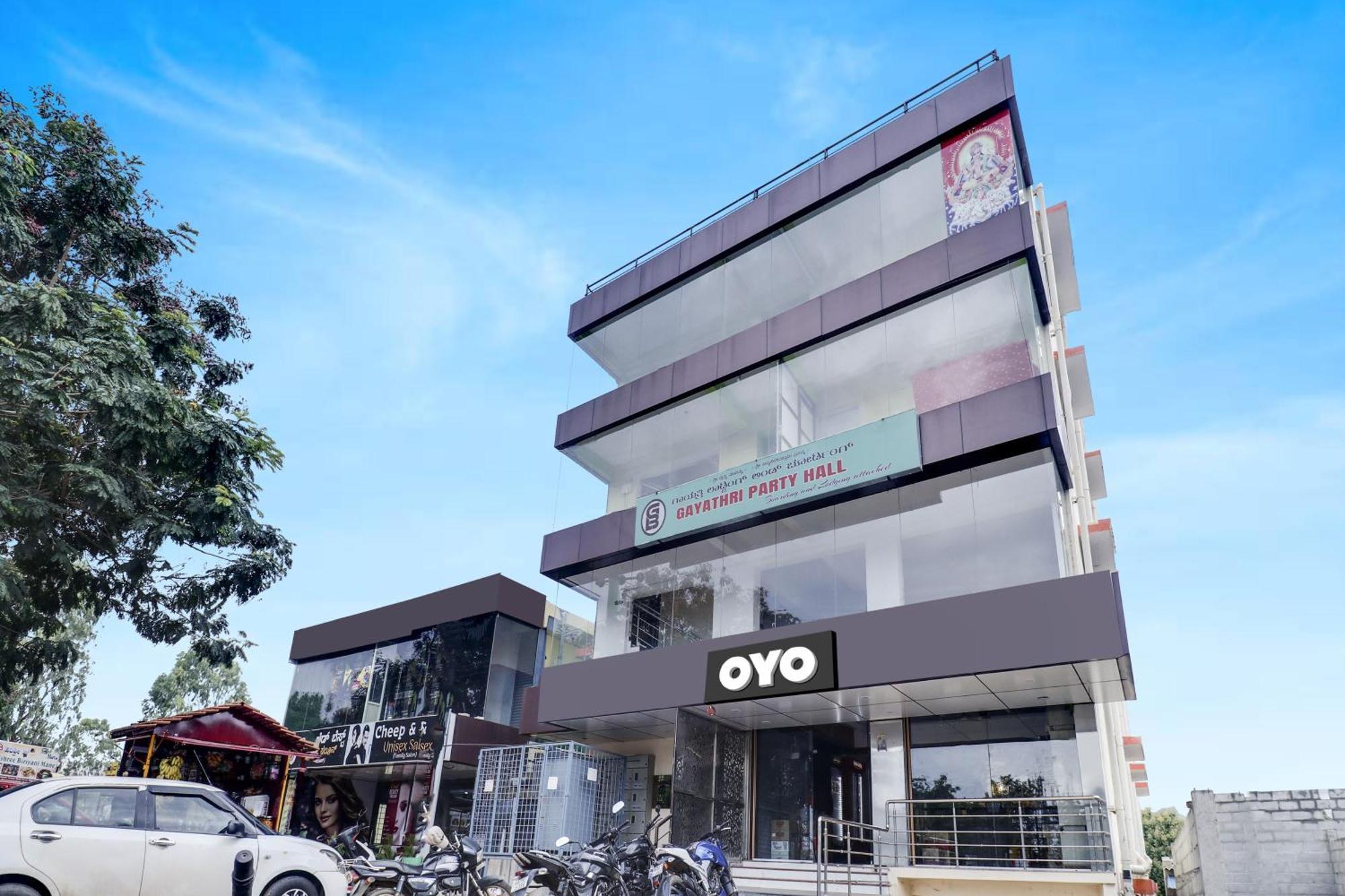 Hotel O Gayathri Lodging & Boarding Bangalore Exterior photo